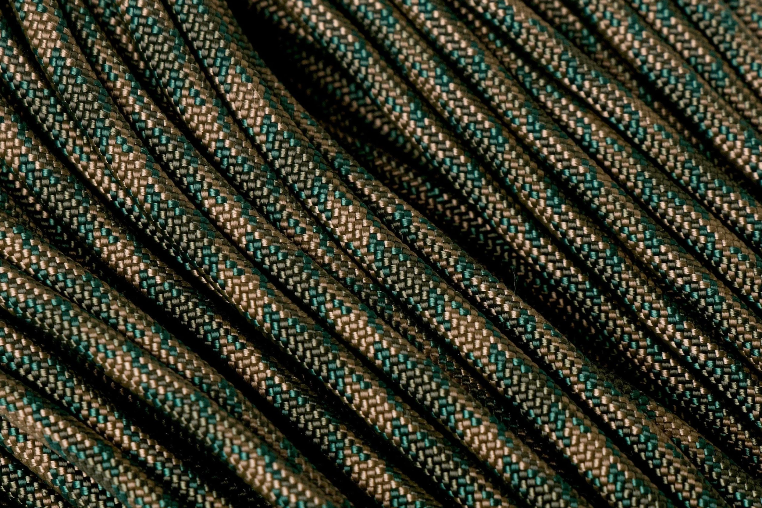 Knivesandtools 550 Paracord Type III, Colour: Wetland, 50 Ft (15.24 M) 1 Knivesandtools 550 Paracord Type III, Colour: Wetland, 50 Ft (15.24 M)